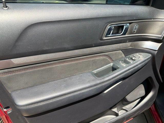 2019 Ford Explorer - $17,500