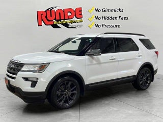 2019 Ford Explorer with Oxford White Exterior