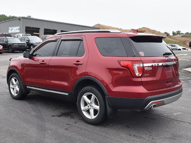 2016 Ford Explorer XLT — photo 1 of 4