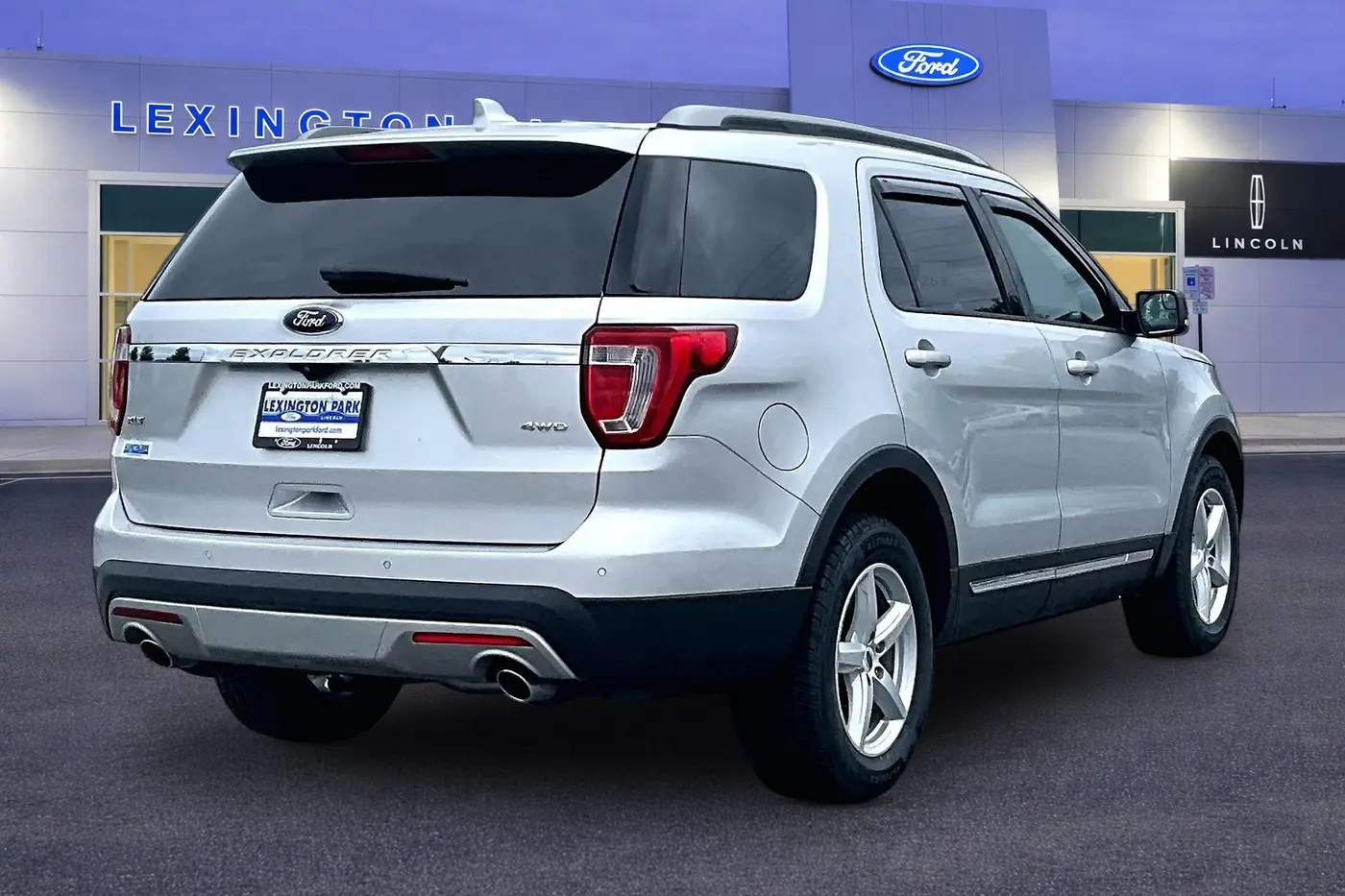 2016 Ford Explorer - $16,500