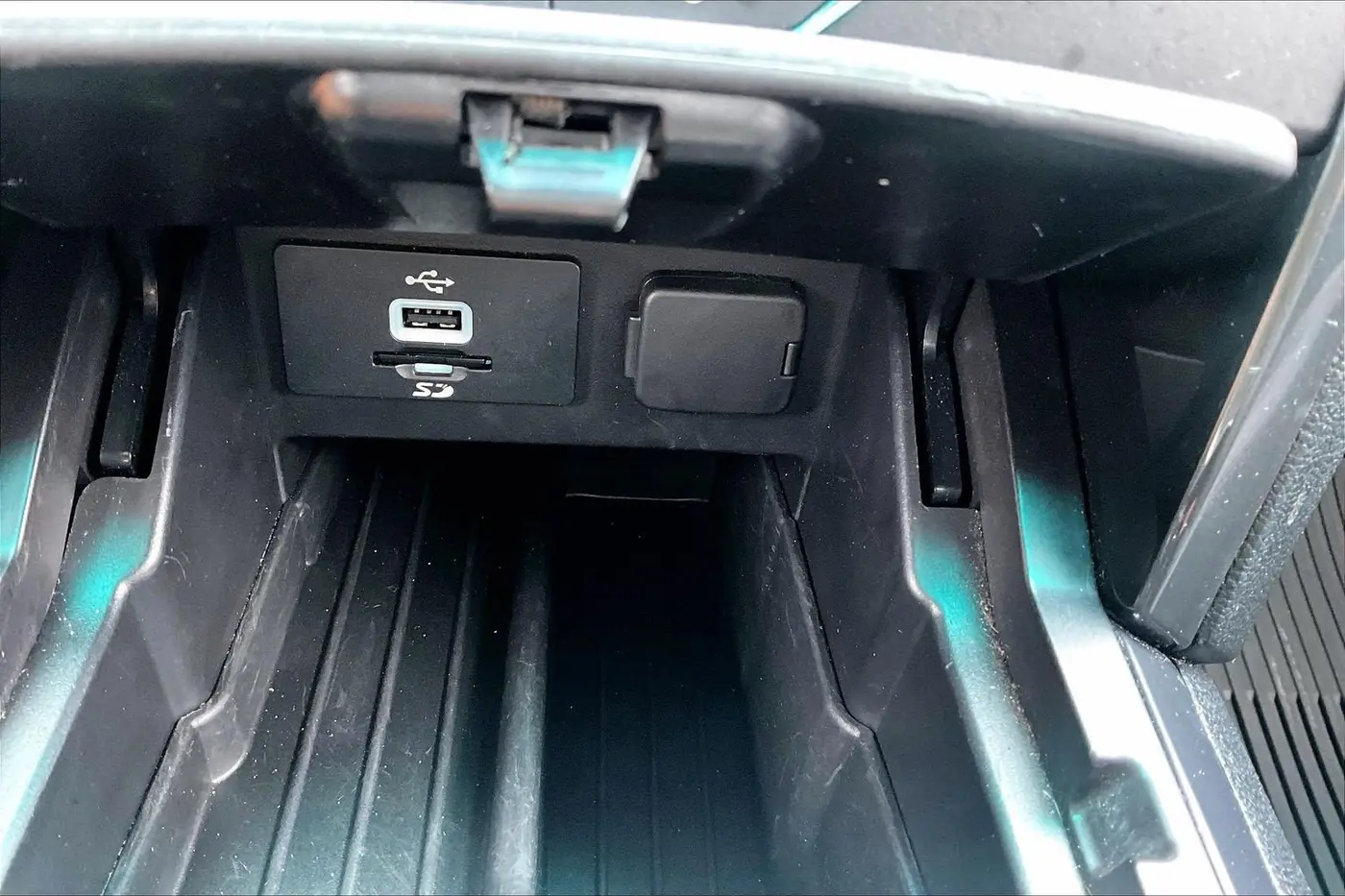 2016 Ford Explorer - $16,500