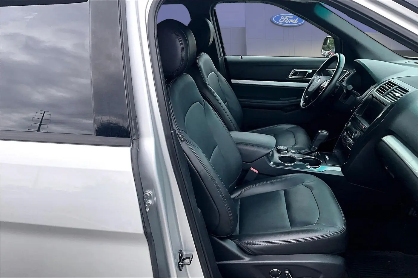 2016 Ford Explorer - $16,500