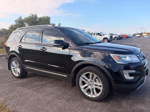2016 Ford Explorer - $15,000