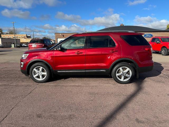 2016 Ford Explorer - $11,900