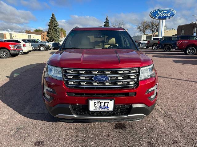 2016 Ford Explorer - $11,900
