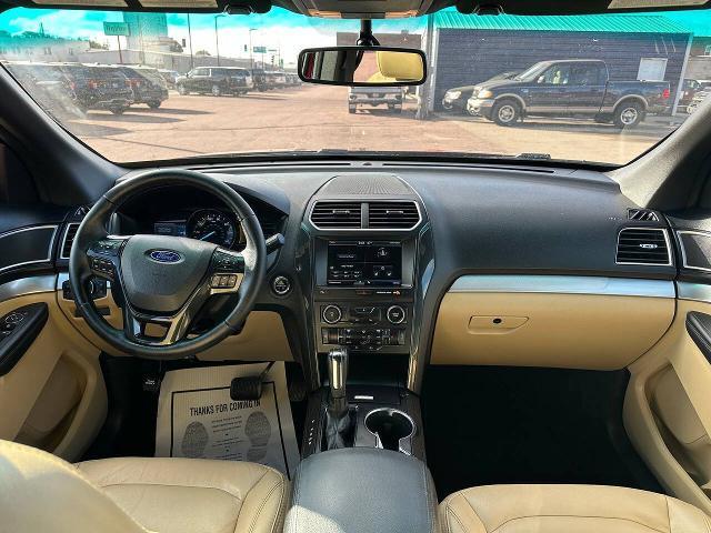 2016 Ford Explorer - $11,900