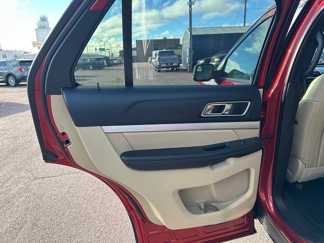 2016 Ford Explorer - $11,900