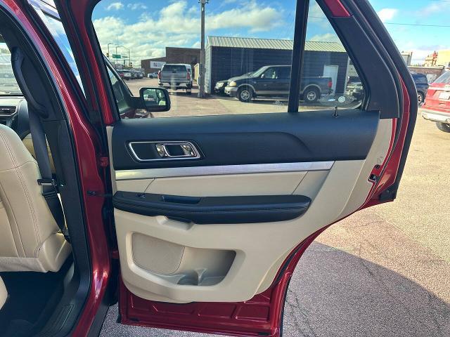 2016 Ford Explorer - $11,900