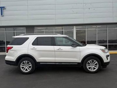 2019 Ford Explorer AWD XLT 4DR SUV