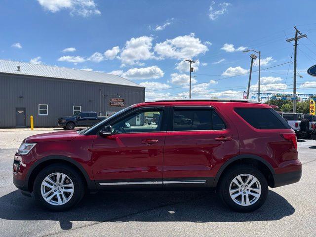 2018 Ford Explorer XLT — photo 1 of 12