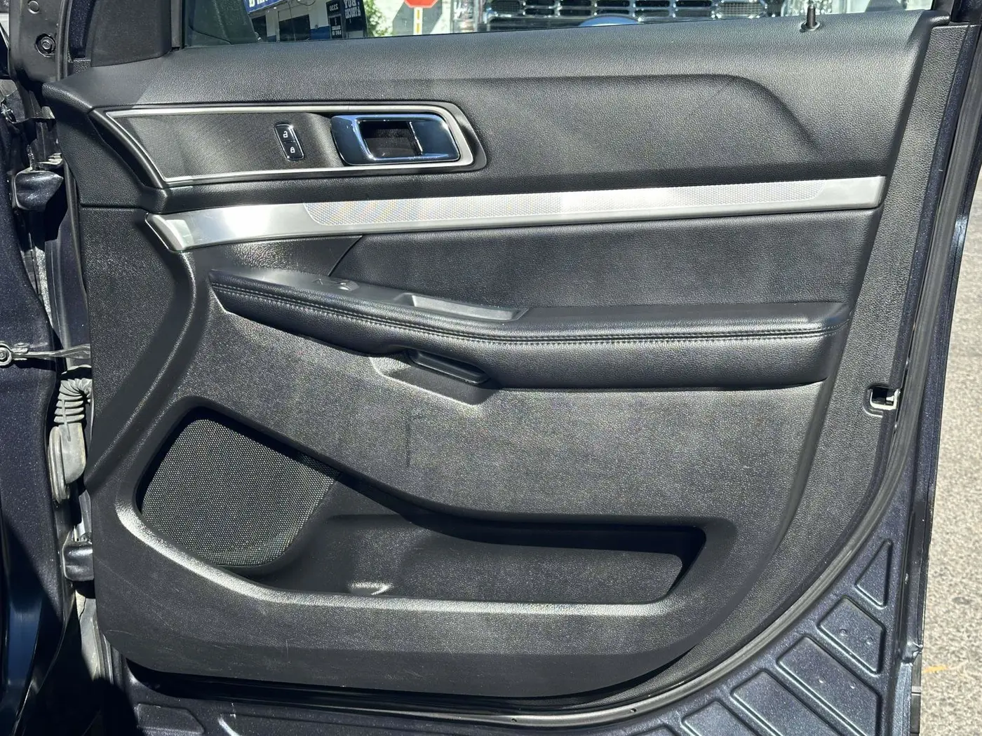 2017 Ford Explorer - $16,000