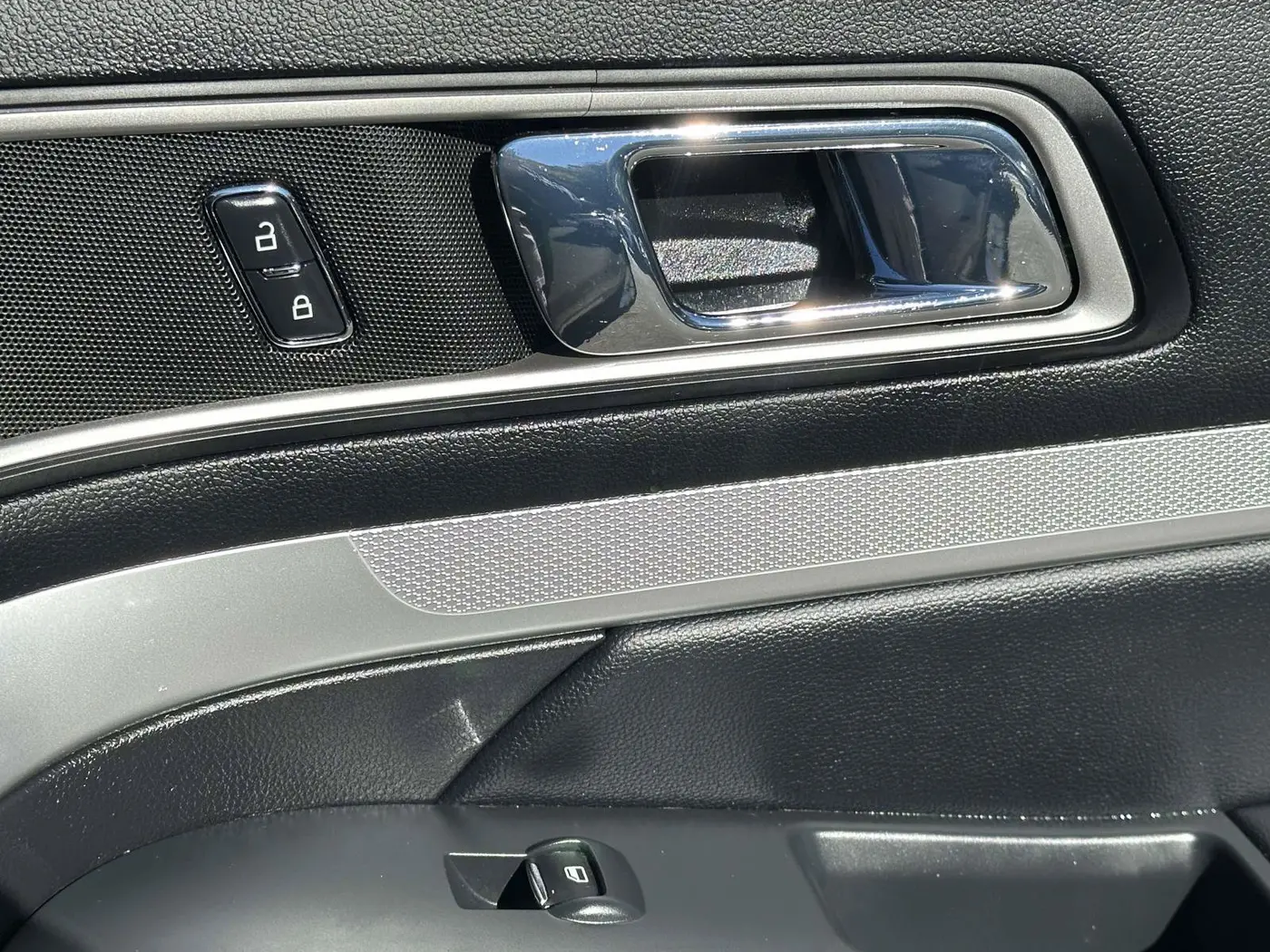 2017 Ford Explorer - $16,000