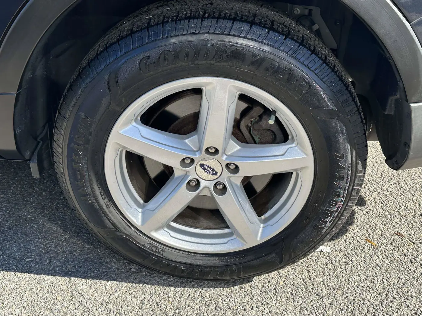 2017 Ford Explorer - $16,000