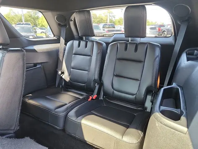 2016 Ford Explorer - $13,479