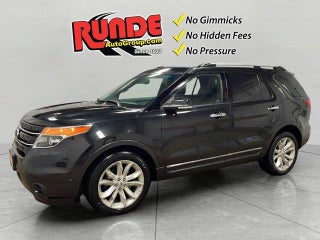 2015 Ford Explorer with Tuxedo Black Metallic Exterior