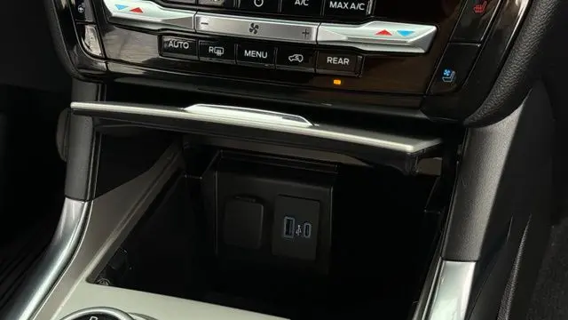 2023 Ford Explorer Hybrid Limited