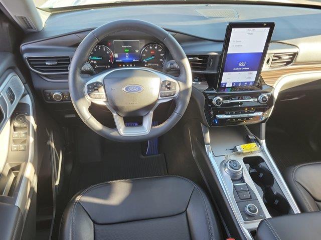 2023 Ford Explorer - $33,000