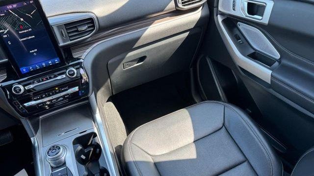 2023 Ford Explorer Hybrid Limited