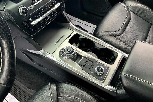 2020 Ford Explorer - $32,500