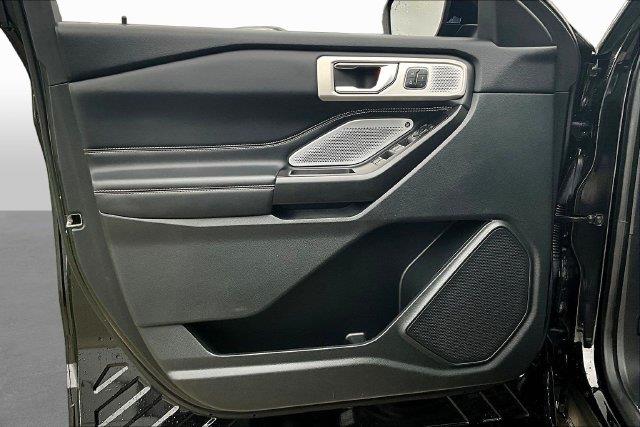 2020 Ford Explorer - $32,500