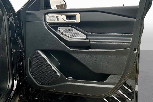 2020 Ford Explorer - $32,500