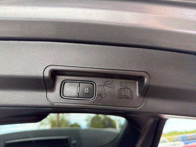2021 Ford Explorer - $22,500