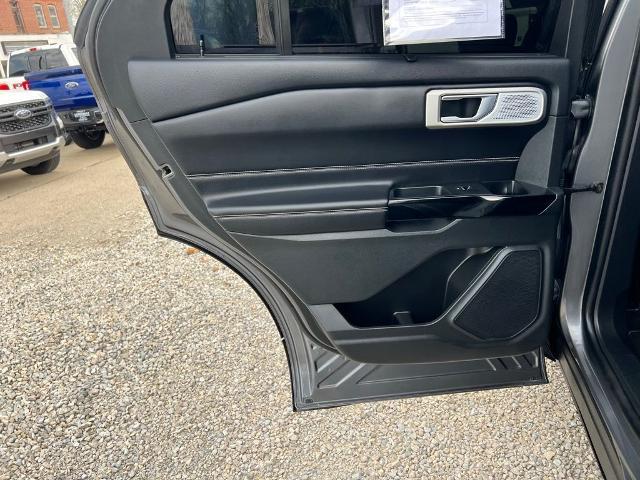 2022 Ford Explorer - $36,900