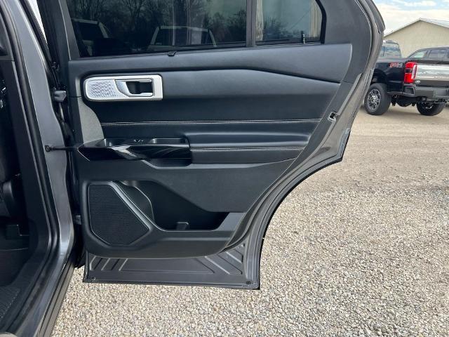 2022 Ford Explorer - $36,900