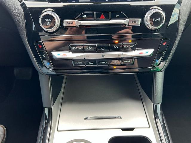 2022 Ford Explorer - $36,900