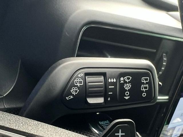 2022 Ford Explorer - $36,900