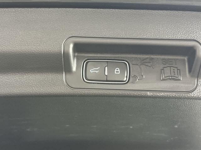 2023 Ford Explorer - $33,980