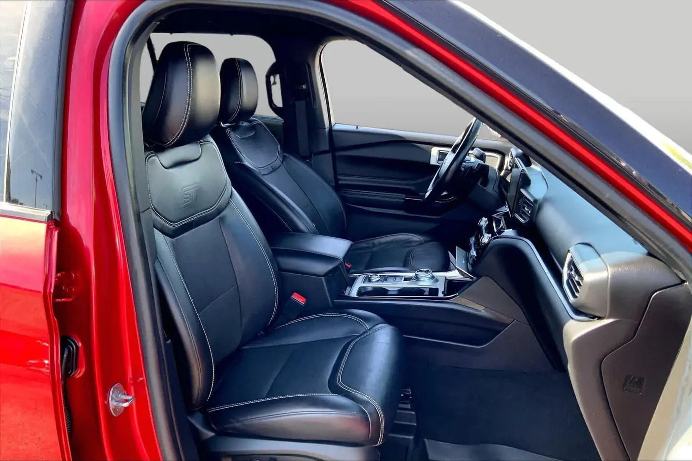 2022 Ford Explorer - $26,549
