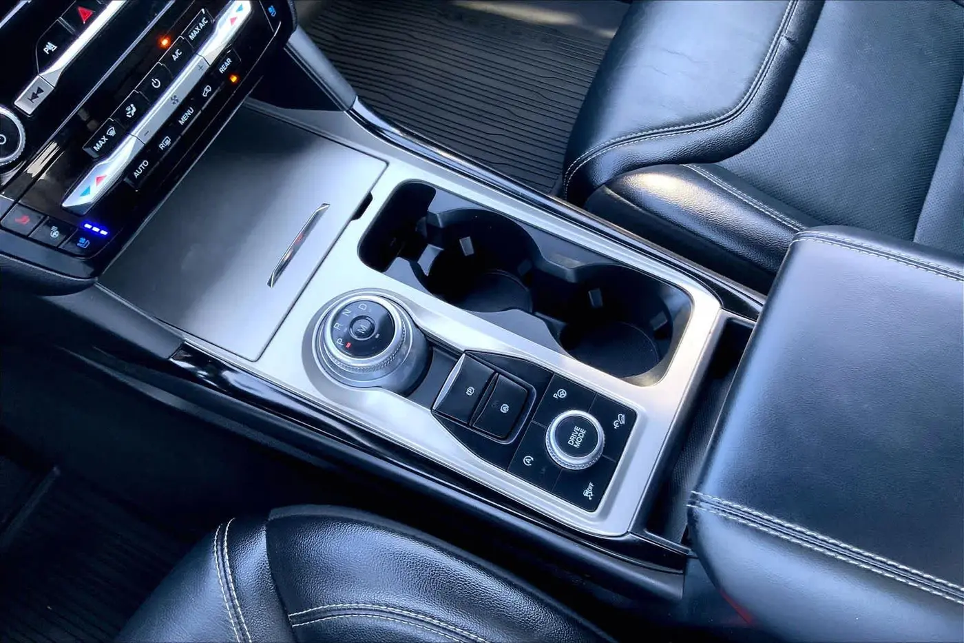 2022 Ford Explorer - $26,549