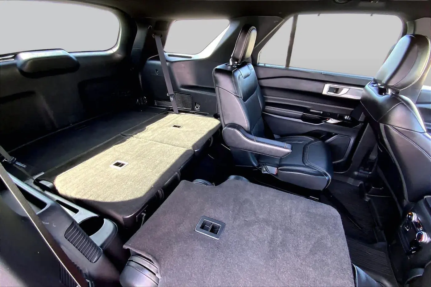 2022 Ford Explorer - $26,549