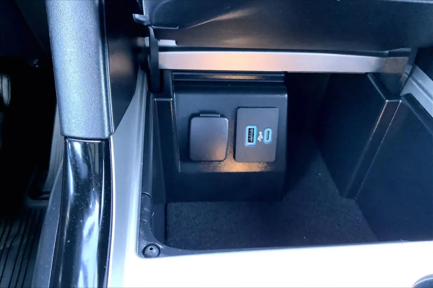 2022 Ford Explorer - $26,549