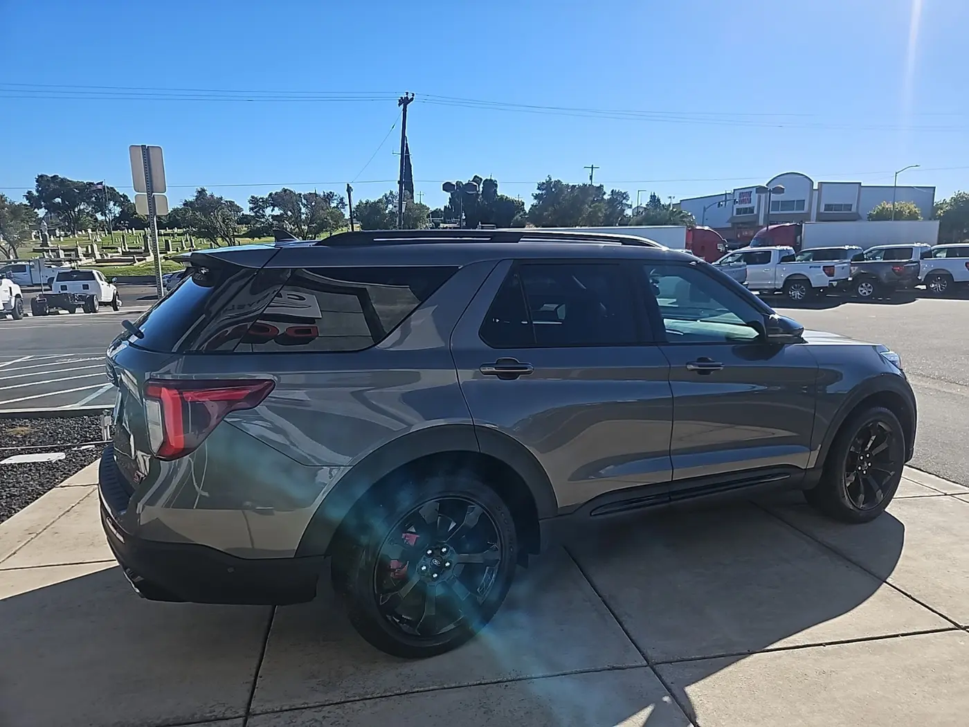 2021 Ford Explorer - $39,988