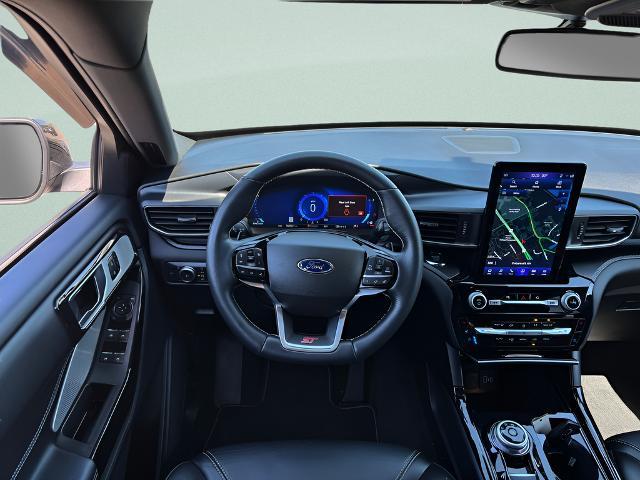 2022 Ford Explorer - $32,995