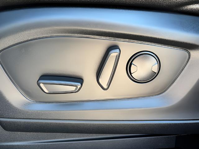 2022 Ford Explorer - $32,995