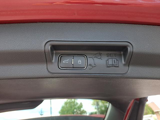 2023 Ford Explorer - $41,909