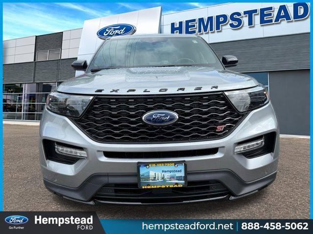2023 Ford Explorer ST — photo 1 of 10