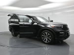 2020 Explorer Thumbnail 32