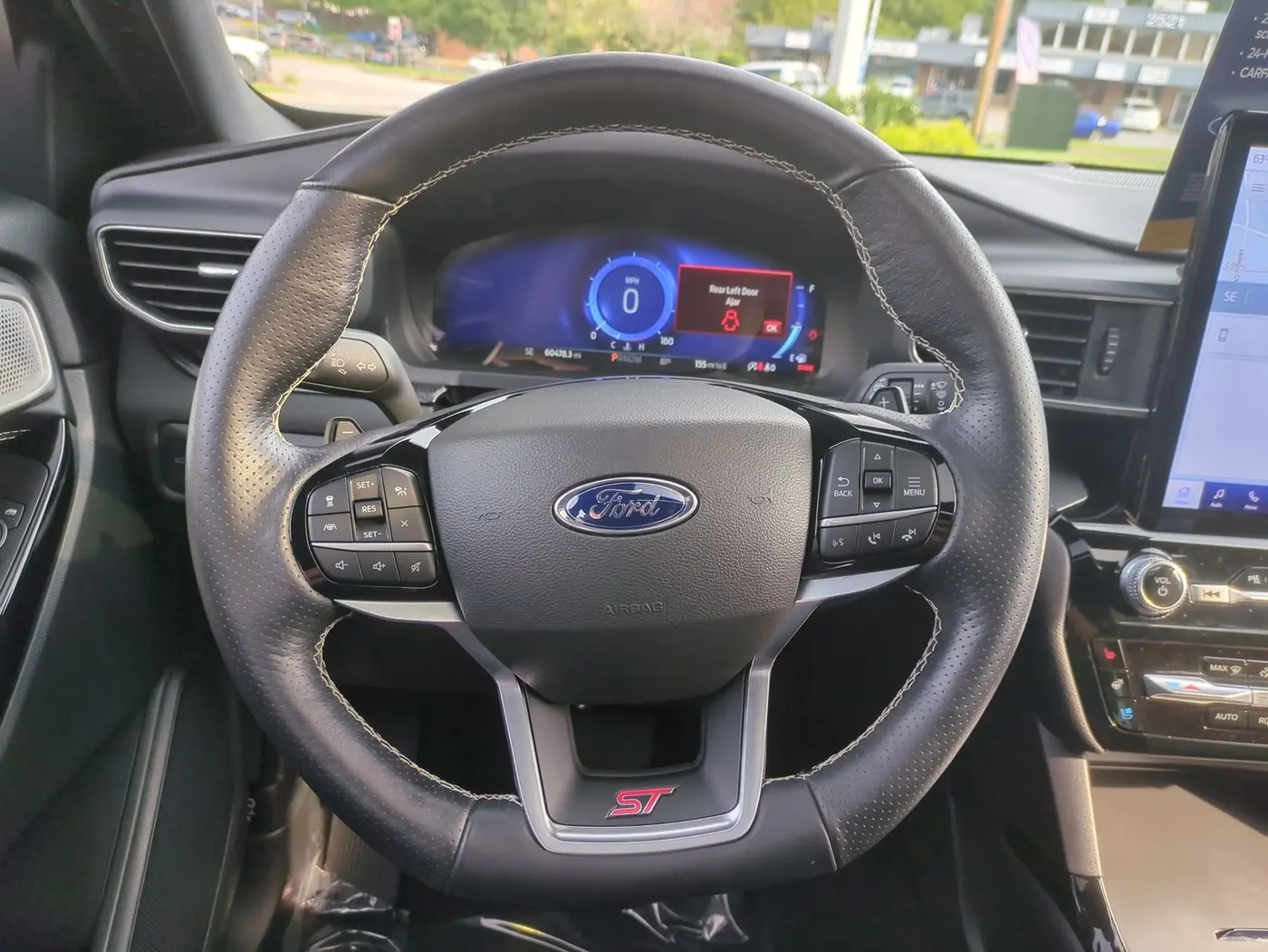 2022 Ford Explorer - $33,990