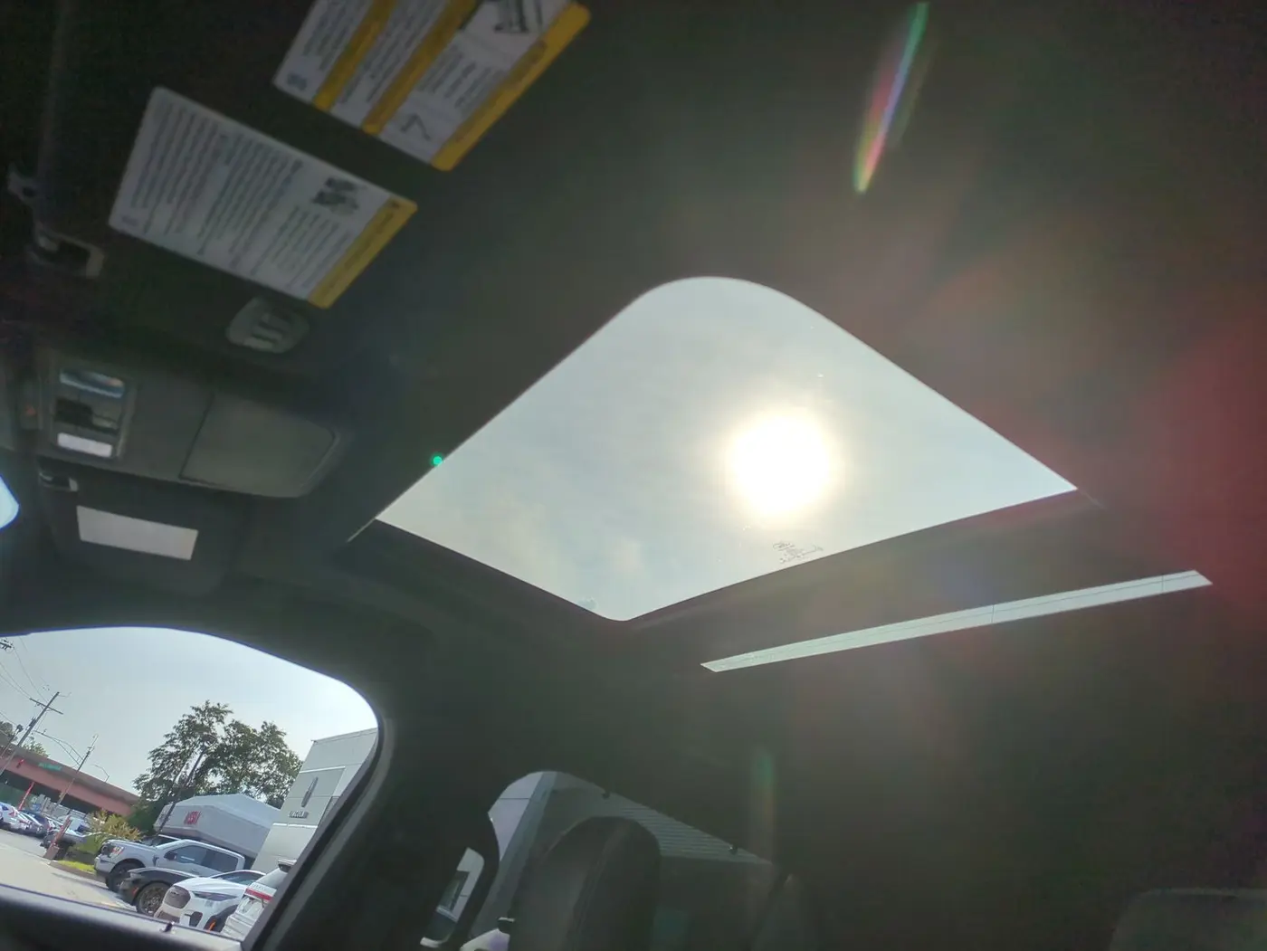 2022 Ford Explorer - $33,990