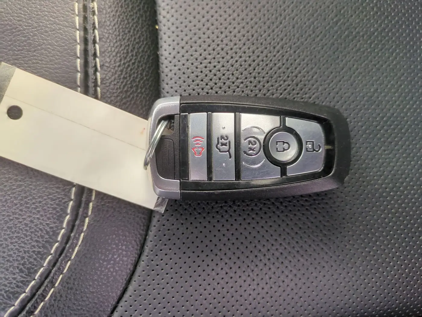 2022 Ford Explorer - $33,990