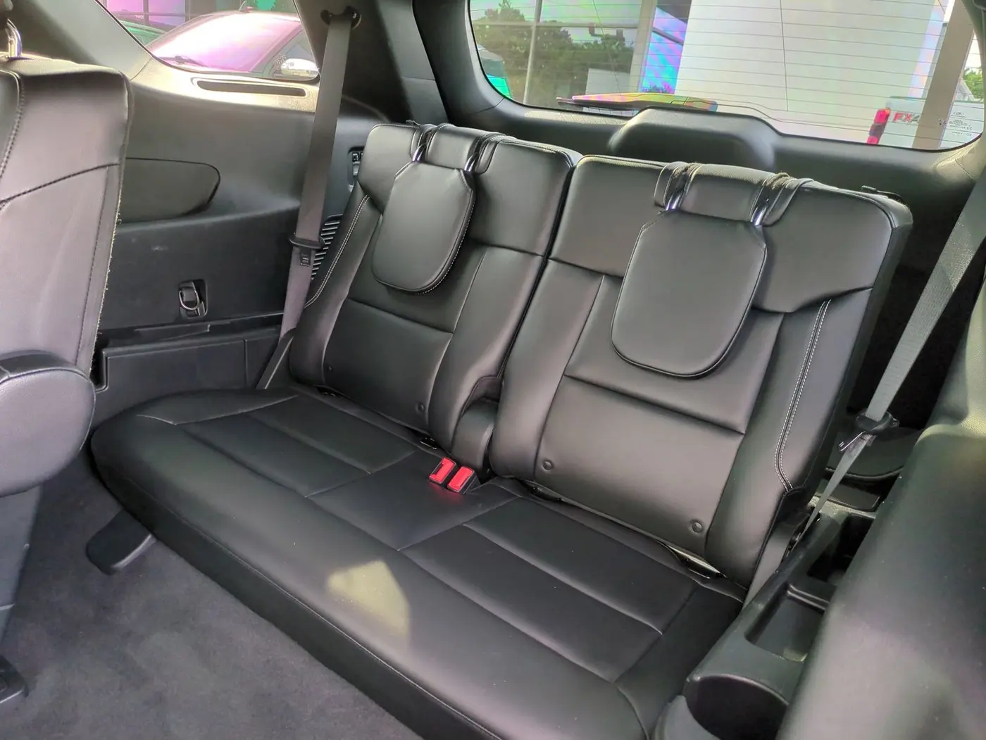 2022 Ford Explorer - $33,990