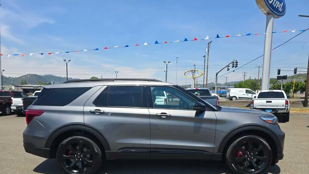 2023 Ford Explorer ST