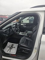 2020 Explorer Thumbnail 5