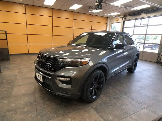 2022 Ford Explorer - $30,783