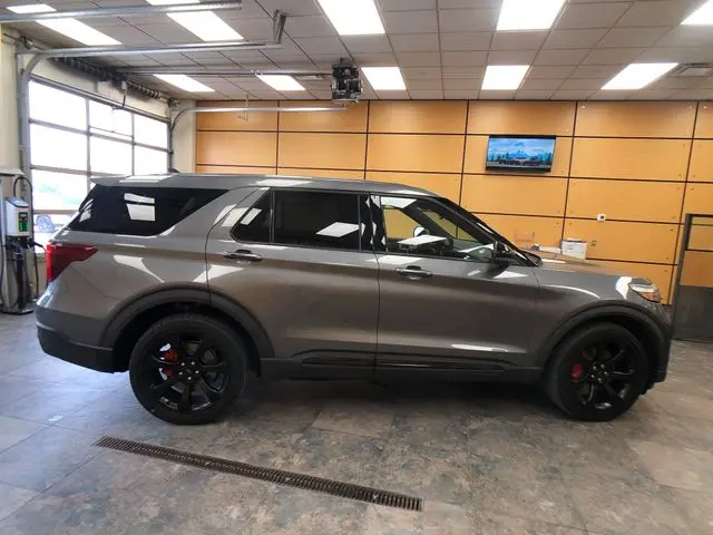 2022 Ford Explorer - $30,783