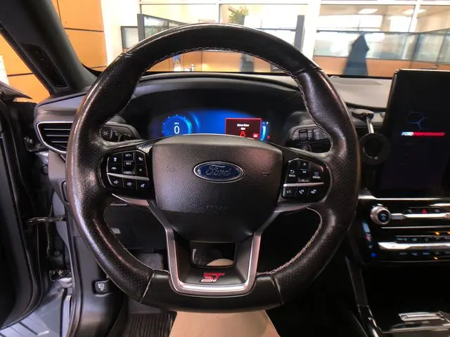 2022 Ford Explorer - $30,783